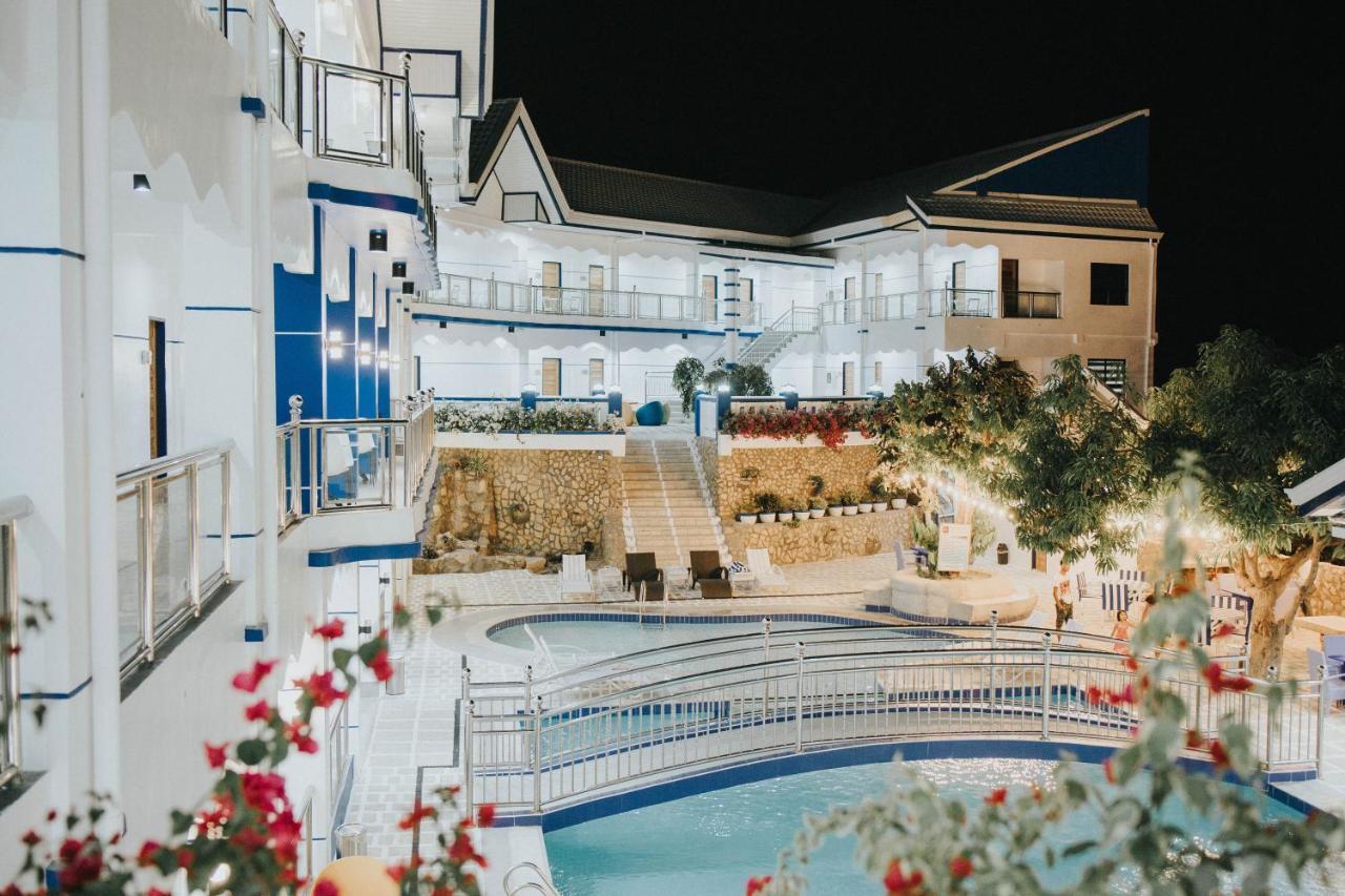 Santiago Cove Hotel And Restaurant Exterior foto